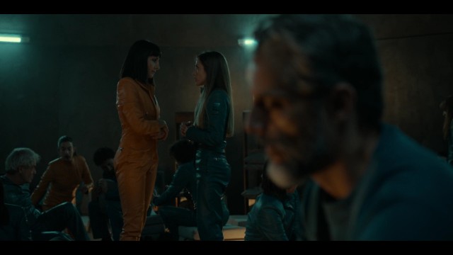 A luxusbunker 1. évad 02. rész