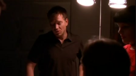 NCIS Tengerészeti helyszínelők 4. évad 01. rész