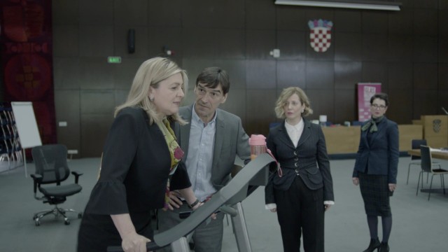 Papírháború 2. évad 09. rész