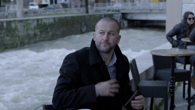 Papírháború 2. évad 10. rész