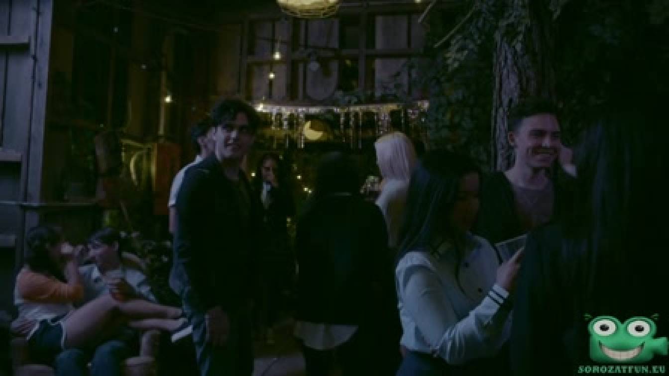 Legacies – A sötétség öröksége 1. évad 01. rész