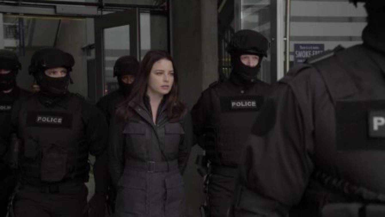 Continuum 2. évad 13. rész