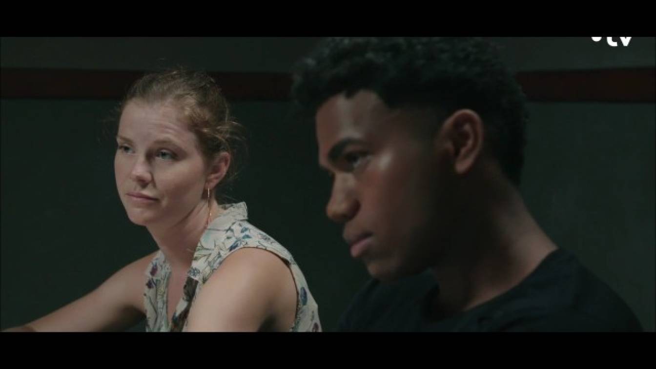 Bűntények a pálmák alatt 1. évad 07. rész