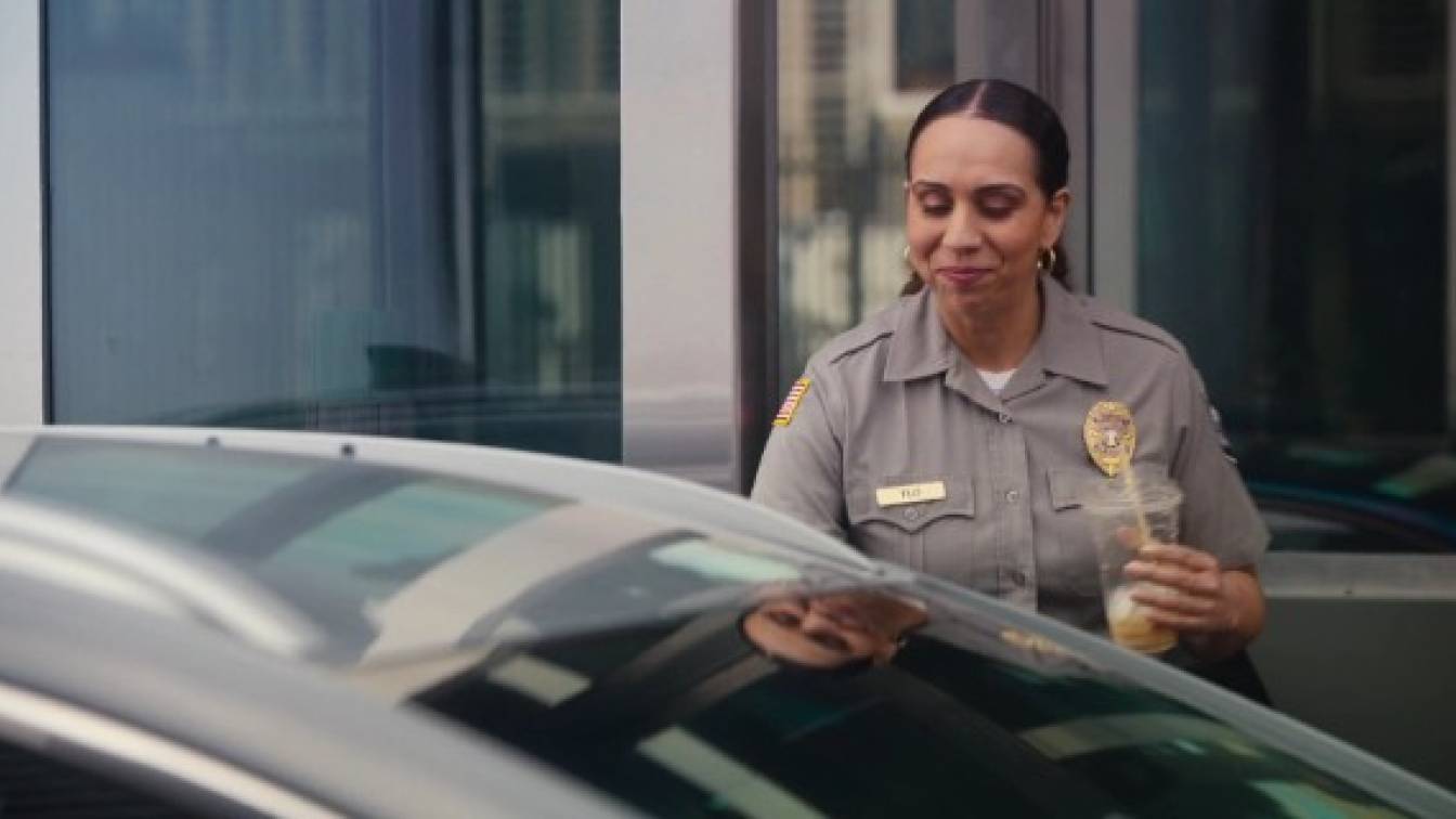 Hacks - A pénz beszél 4. évad 01. rész