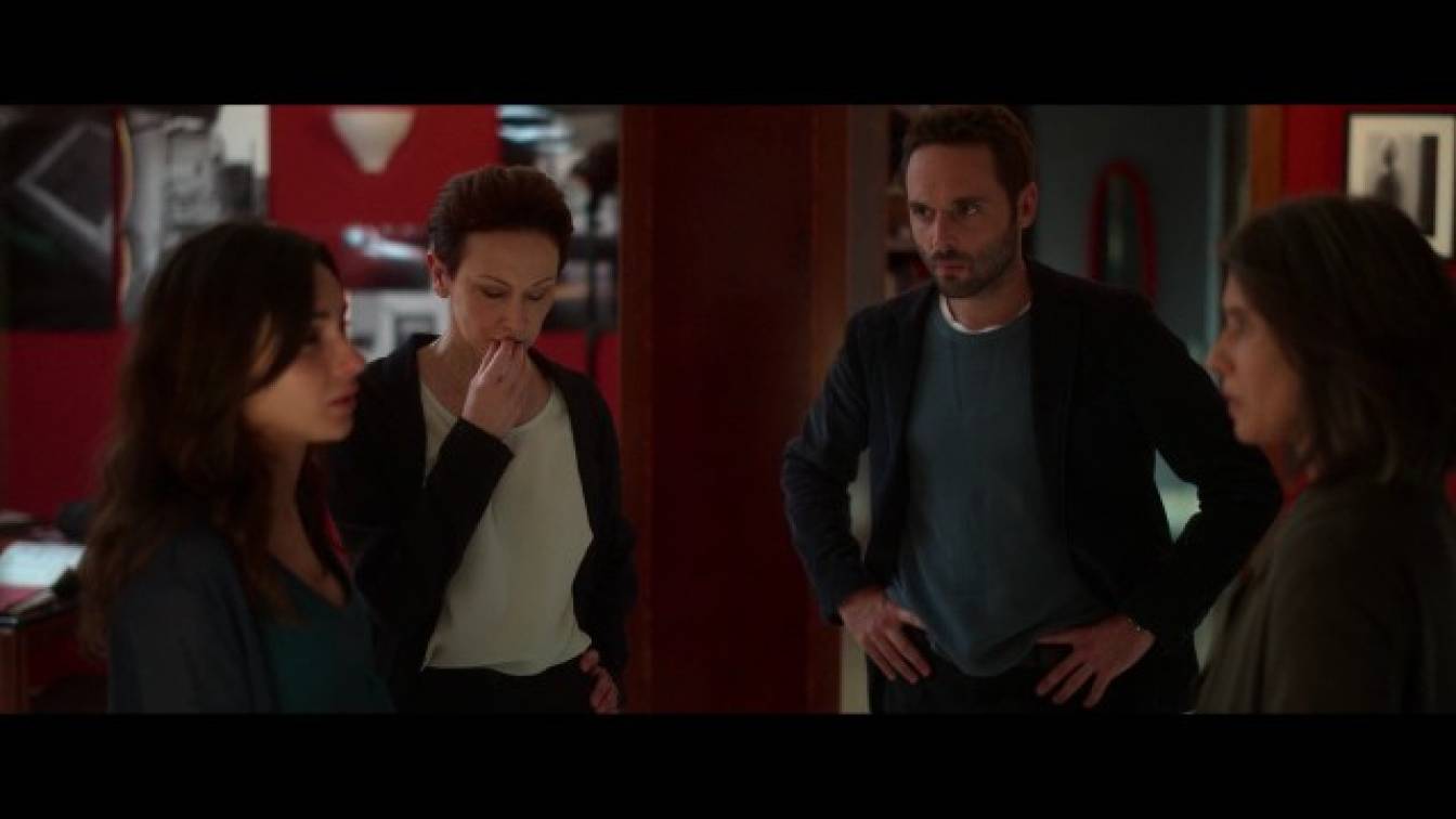 Sara - Nő az árnyékban 1. évad 01. rész