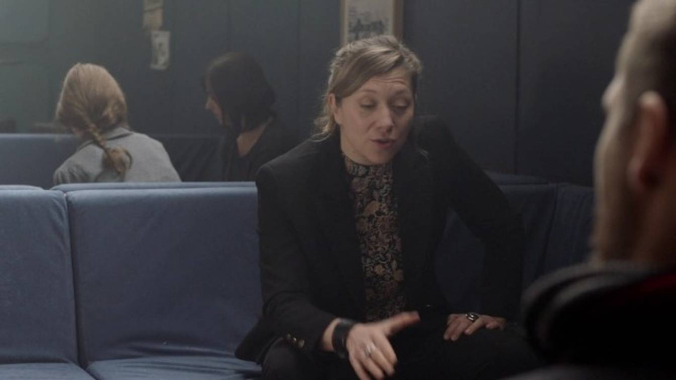 Papírháború 1. évad 04. rész