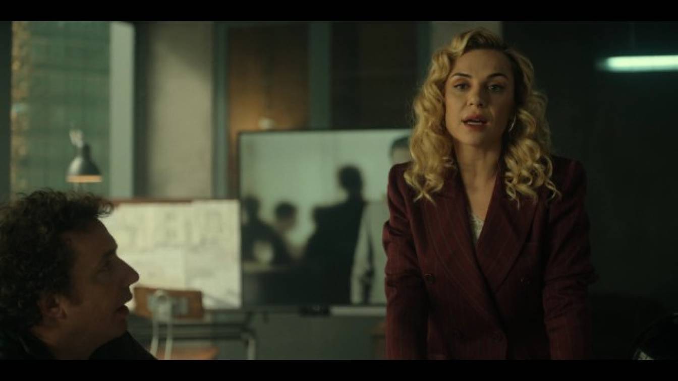 A luxusbunker 1. évad 08. rész