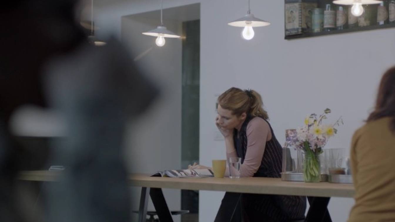 Papírháború 2. évad 08. rész