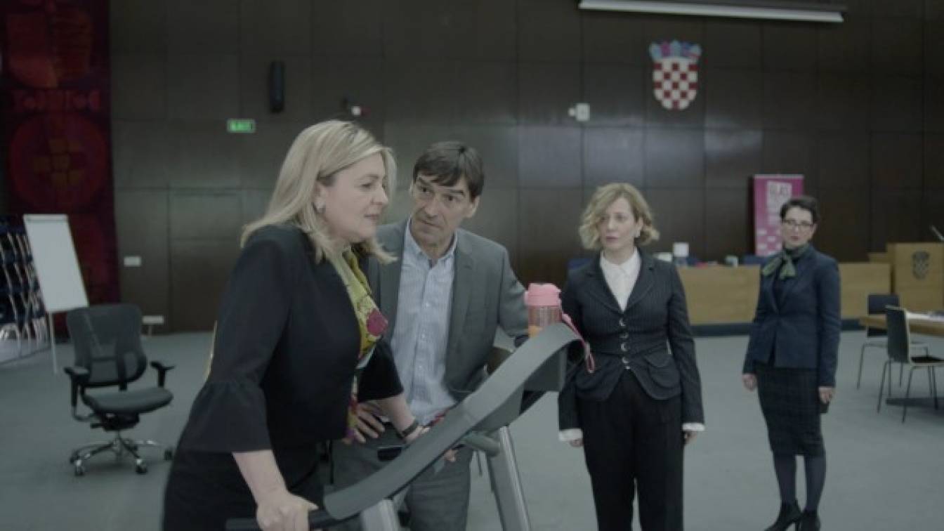 Papírháború 2. évad 09. rész