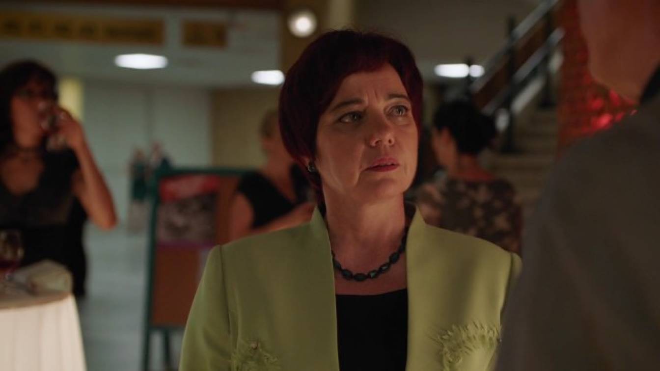 Bróker Marcsi 1. évad 02. rész