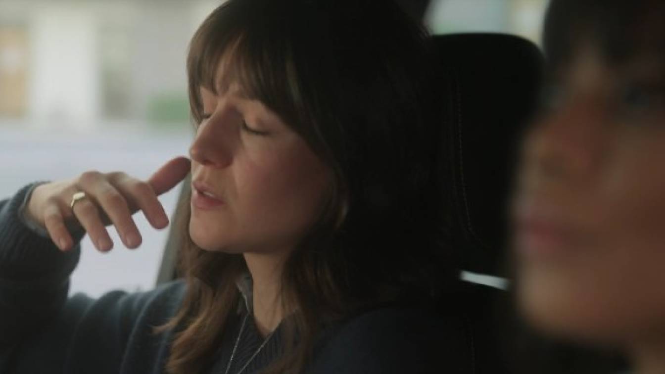 Lányok a buszon 1. évad 08. rész