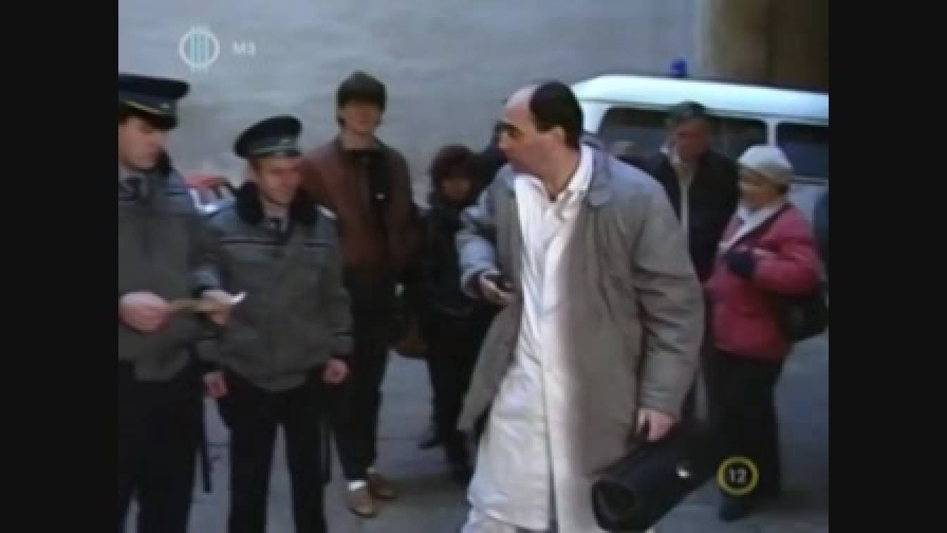 Szomszédok 4. évad 02. rész