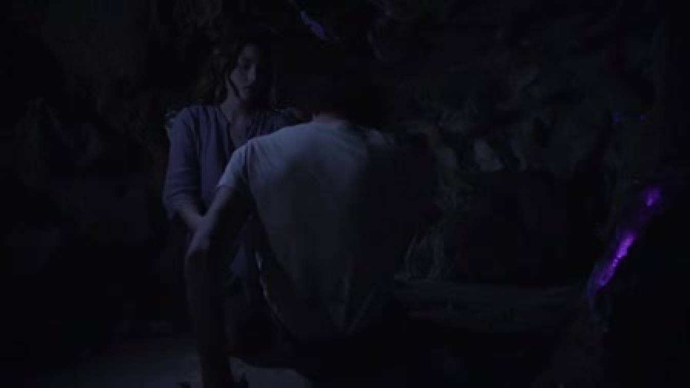 Búra alatt 3. évad 01. - 02. rész